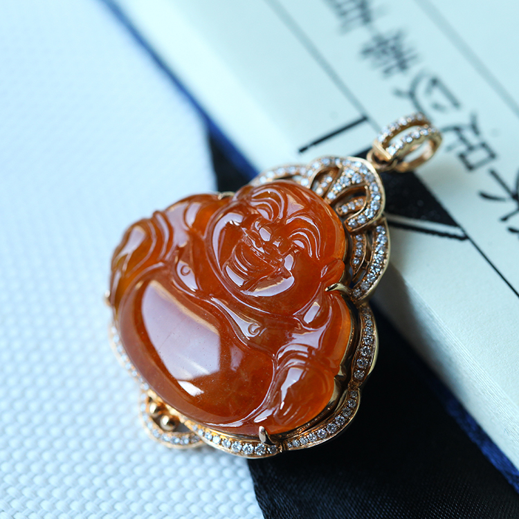 红翡佛公坐佛吊坠