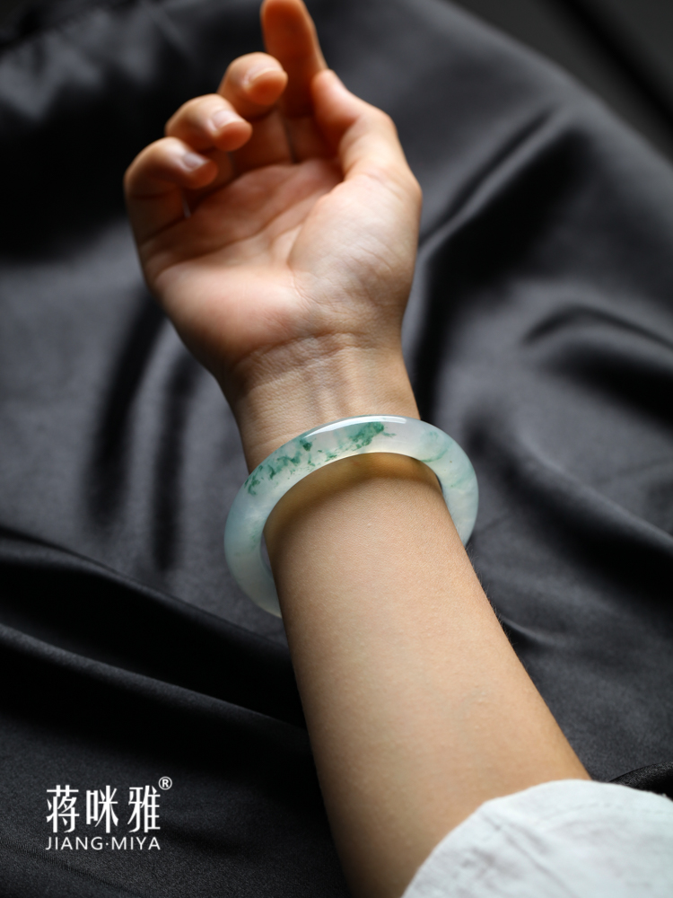 收藏款冰飘花翡翠手镯