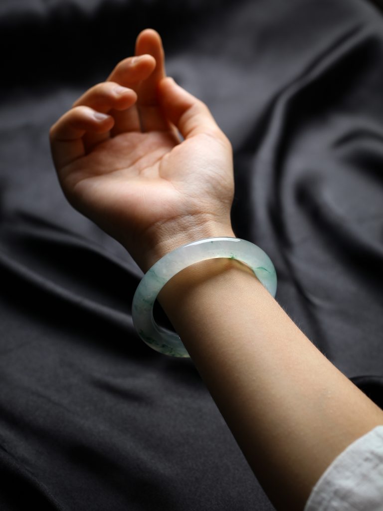 天然A货翡翠收藏级手镯