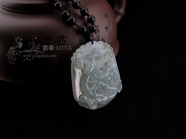 翡翠十二生肖挂坠龙牌