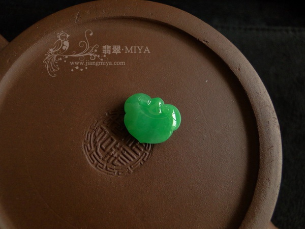 正阳绿翡翠如意蛋面