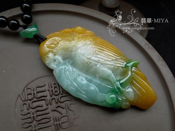 天然翡翠鹦鹉挂件