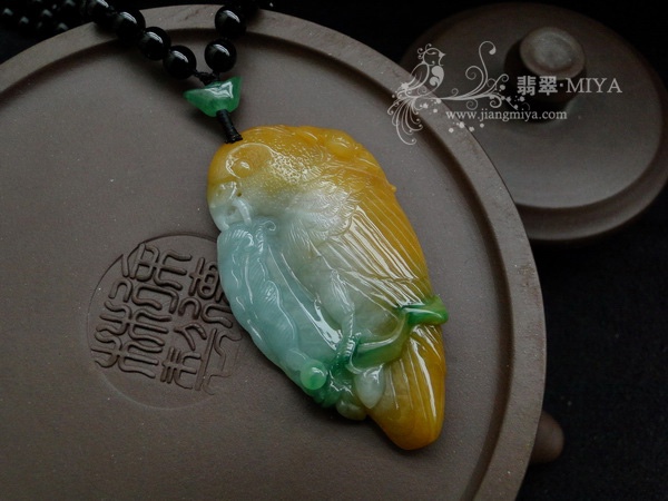 天然翡翠鹦鹉挂件
