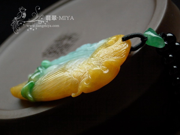 天然翡翠鹦鹉挂件