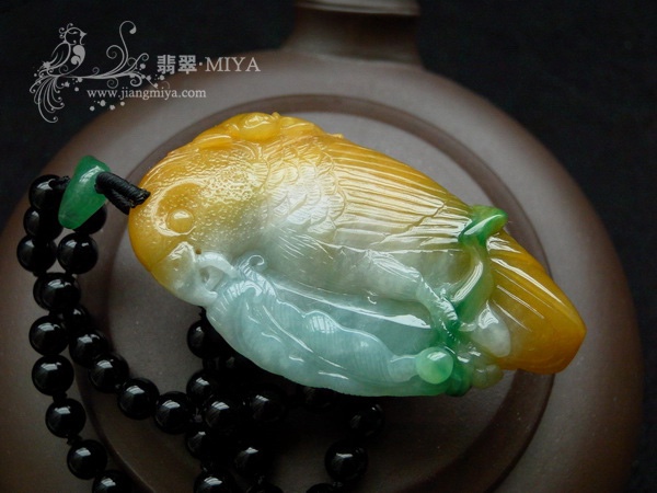 天然翡翠鹦鹉挂件