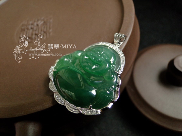 镶嵌翡翠弥勒佛