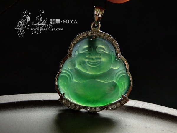 翡翠镶嵌弥勒佛