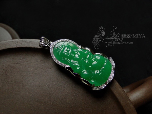 满绿色翡翠观音