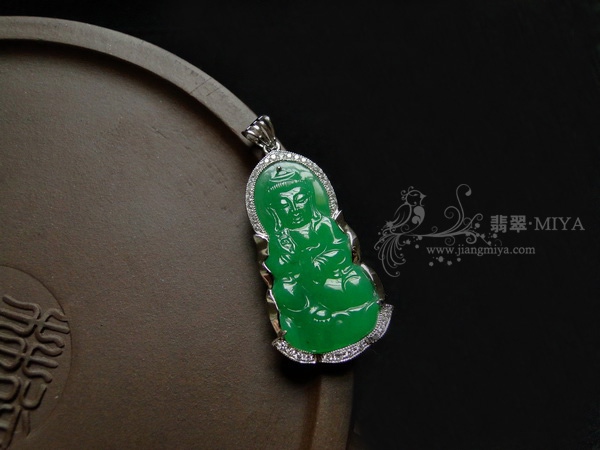 满绿色翡翠观音