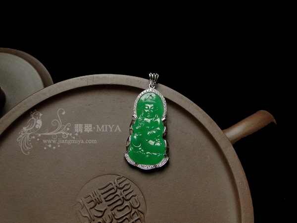 满绿色翡翠观音