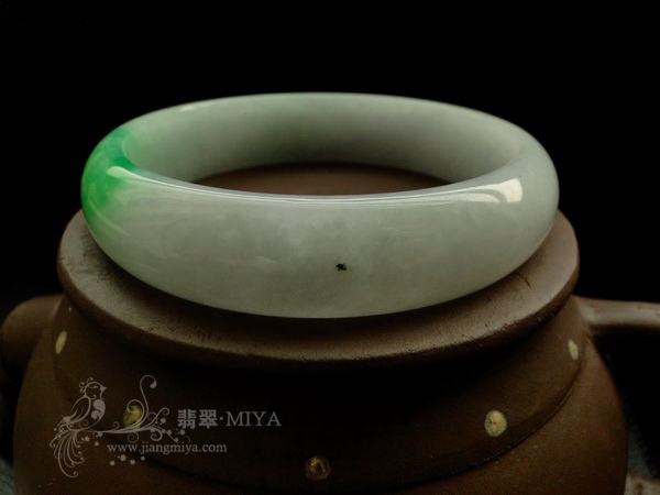 <咪雅翡翠>一抹阳绿翡翠镯子