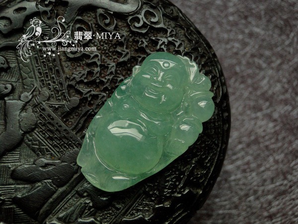 翡翠站佛