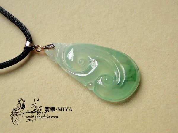 冰飘花翡翠如意