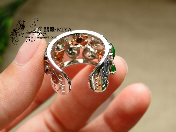 收藏级翡翠高货镶嵌指环，时尚型