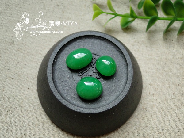 翡翠大蛋面 绿色大蛋面 翡翠戒面
