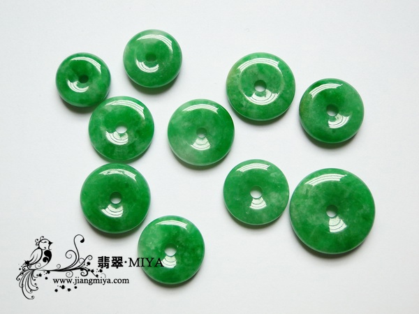 豆绿色平安扣 翡翠平安扣 翡翠挂坠