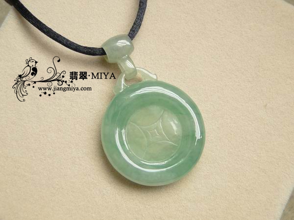 仿古造型翡翠平安铜钱挂坠