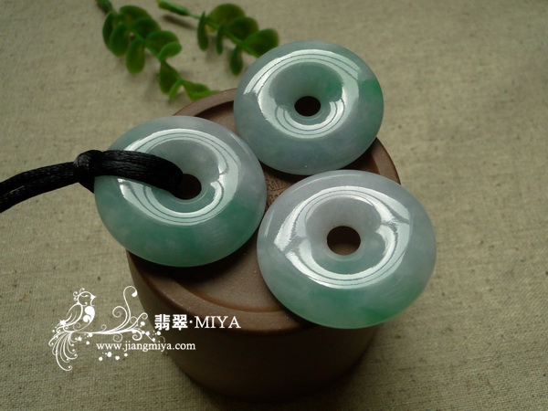 翡翠平安扣