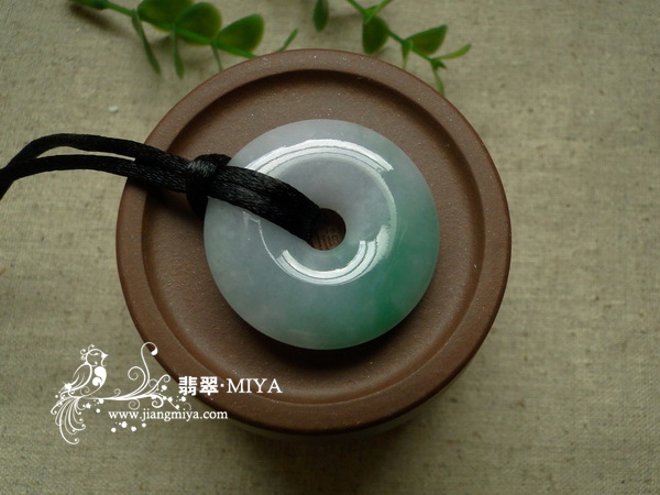 翡翠平安扣