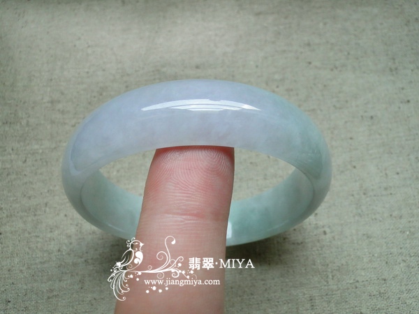 A货翡翠手镯