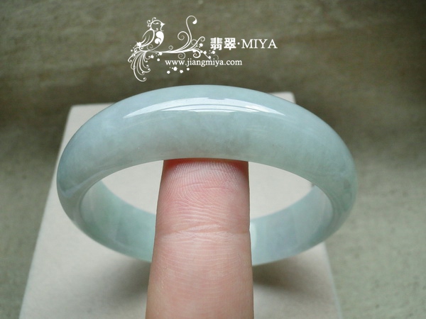 A货翡翠手镯