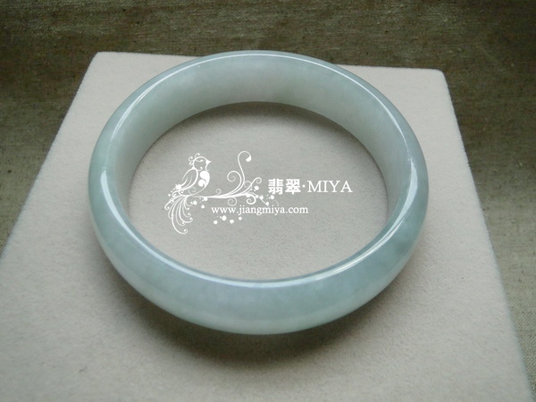 A货翡翠手镯