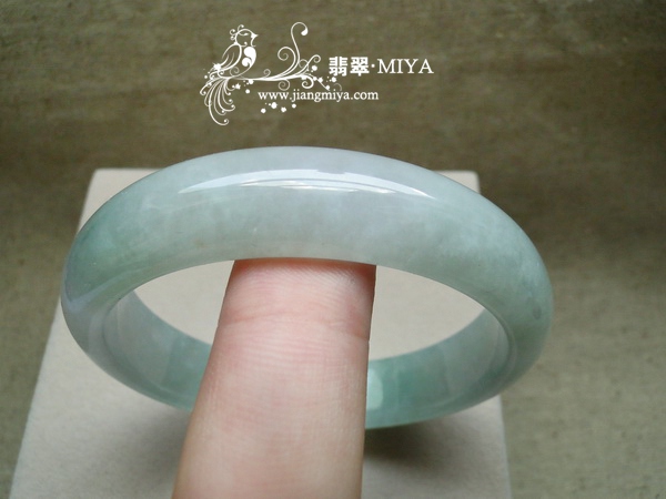 A货翡翠手镯