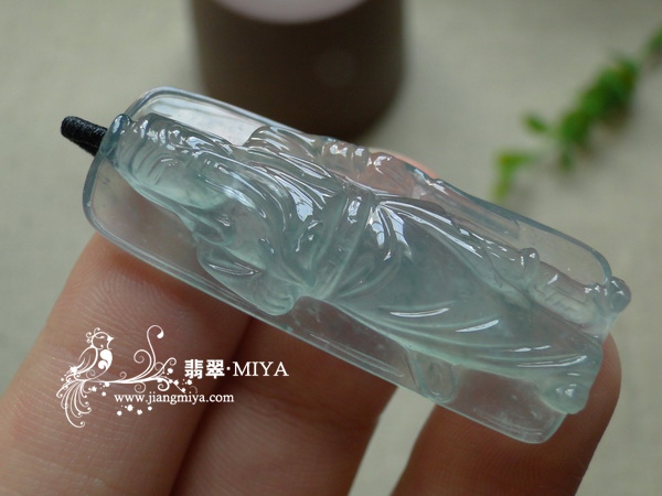 冰玻种A货翡翠关公挂件