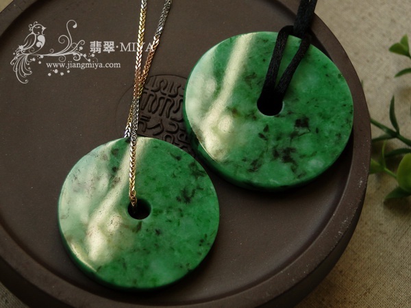 超值满绿色美貌花青翡翠大怀古