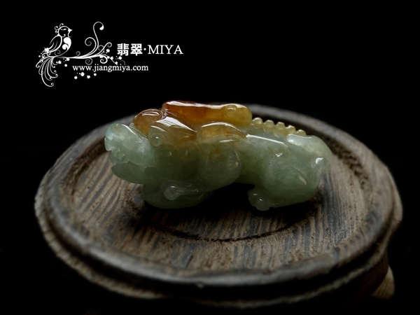 超级艳丽翡翠貔貅