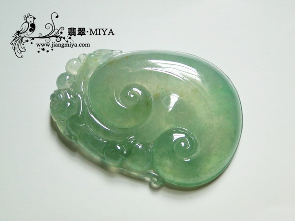 冰种翡翠大如意挂件