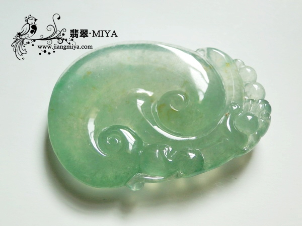 冰种翡翠大如意挂件