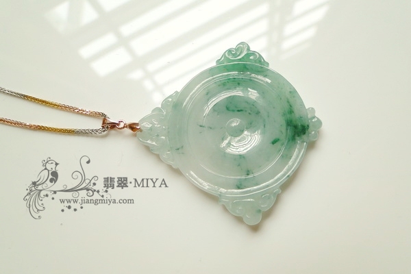 仿古雕刻超值翡翠花件