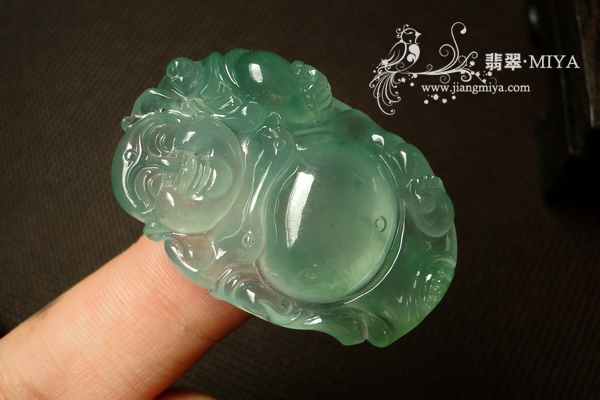 收藏级冰玻种飘绿花翡翠站佛