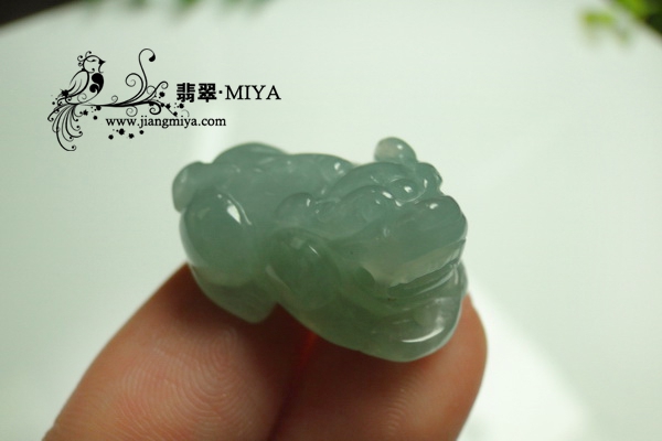 翡翠高跟鞋，翡翠金鱼，翡翠貔貅