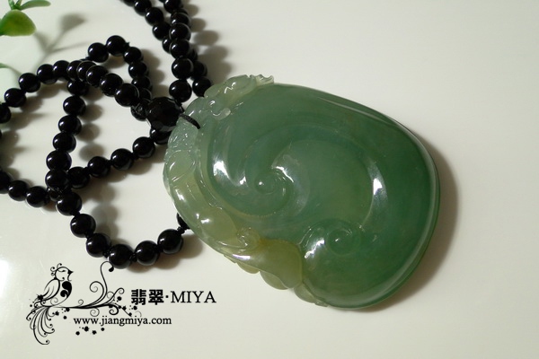 中秋之特色礼物《花好月圆》翡翠大如意,福鱼戏珠,翡翠站佛 中秋之特色礼物《花好月<br />圆》翡翠大如意,福鱼戏珠,翡翠站佛” /></p>
<p><img decoding=