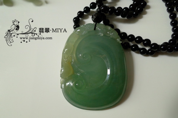 中秋之特色礼物《花好月<br />圆》翡翠大如意，福鱼戏珠，翡翠站佛