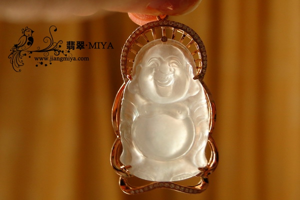 中秋之特色礼物《花好月<br />圆》翡翠大如意，福鱼戏珠，翡翠站佛