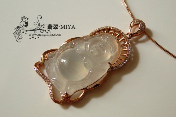 中秋之特色礼物《花好月<br />圆》翡翠大如意，福鱼戏珠，翡翠站佛” /></p>
<p><span style=