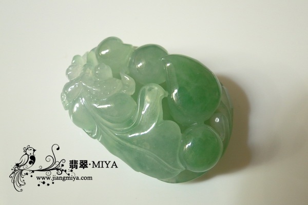 中秋之特色礼物《花好月圆》翡翠大如意,福鱼戏珠,翡翠站佛 中秋之特色礼物《花好月<br />圆》翡翠大如意,福鱼戏珠,翡翠站佛” /></p>
<p><img decoding=