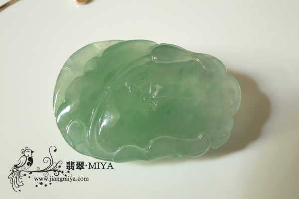 中秋之特色礼物《花好月<br />圆》翡翠大如意，福鱼戏珠，翡翠站佛