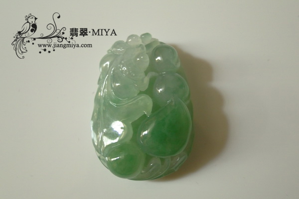 中秋之特色礼物《花好月<br />圆》翡翠大如意，福鱼戏珠，翡翠站佛