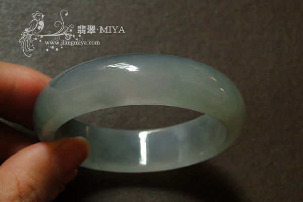 老坑冰种部分飘花通透翡翠手镯