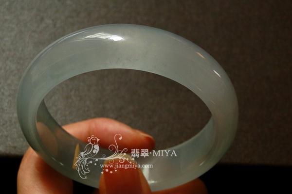 老坑冰种极其通透翡翠手镯