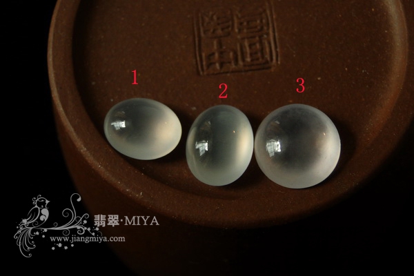 冰玻种强荧光翡翠蛋面接受预定
