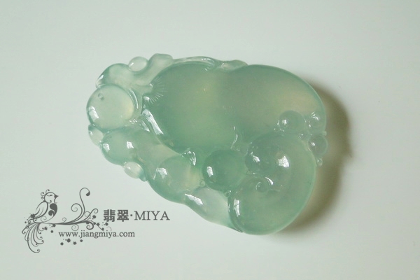 翡翠花件,欢喜如意