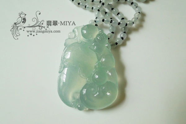 翡翠花件,欢喜如意