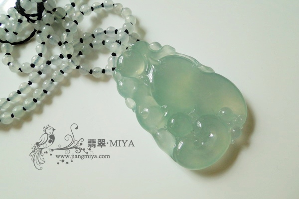 翡翠花件,欢喜如意