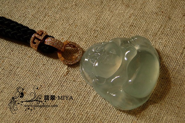 完美无暇蛋清种质地翡翠佛公