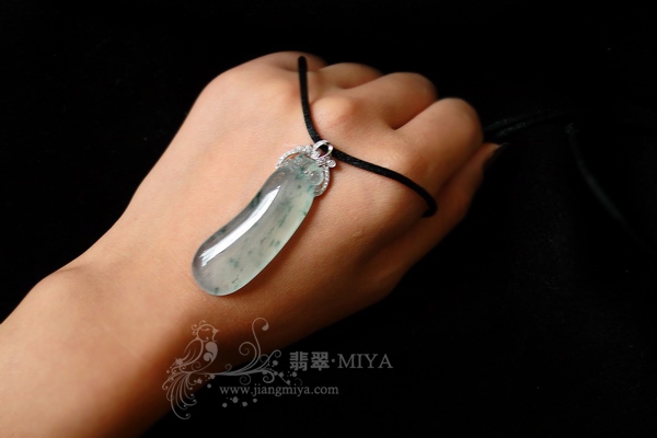 高冰种飘蓝花翡翠大树叶与翡翠瓜瓜